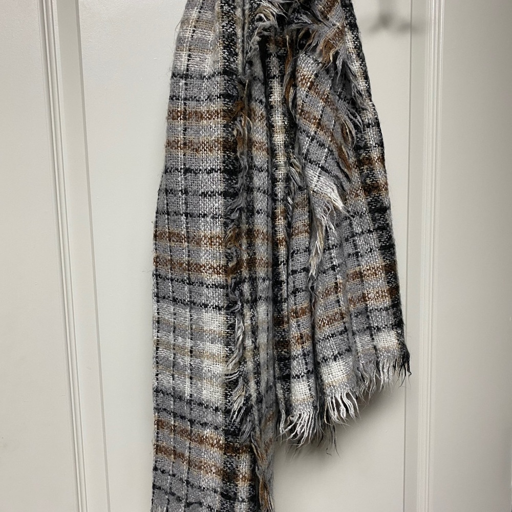 Scarf - Picture 2 of 5